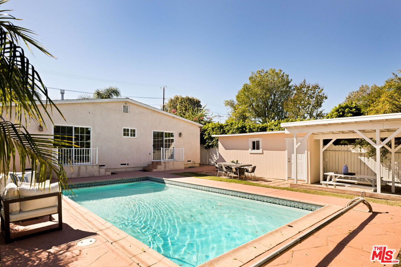 Image of 17827 Burbank Blvd, Encino, CA, 91316, US