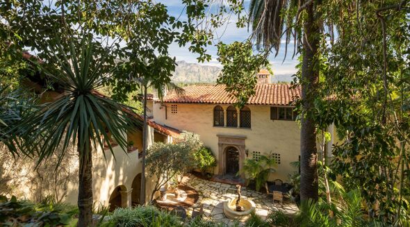 Picture of 5 bedroom house for sale.