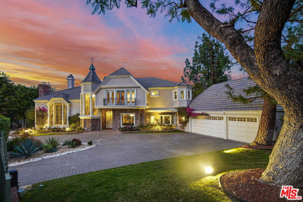 Image of 3819 Vista Linda Dr, Encino, CA, 91316, US