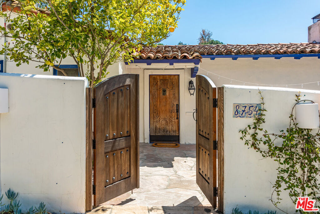 Image of 8754 Arlene Terrace, Los Angeles, CA, 90046, US