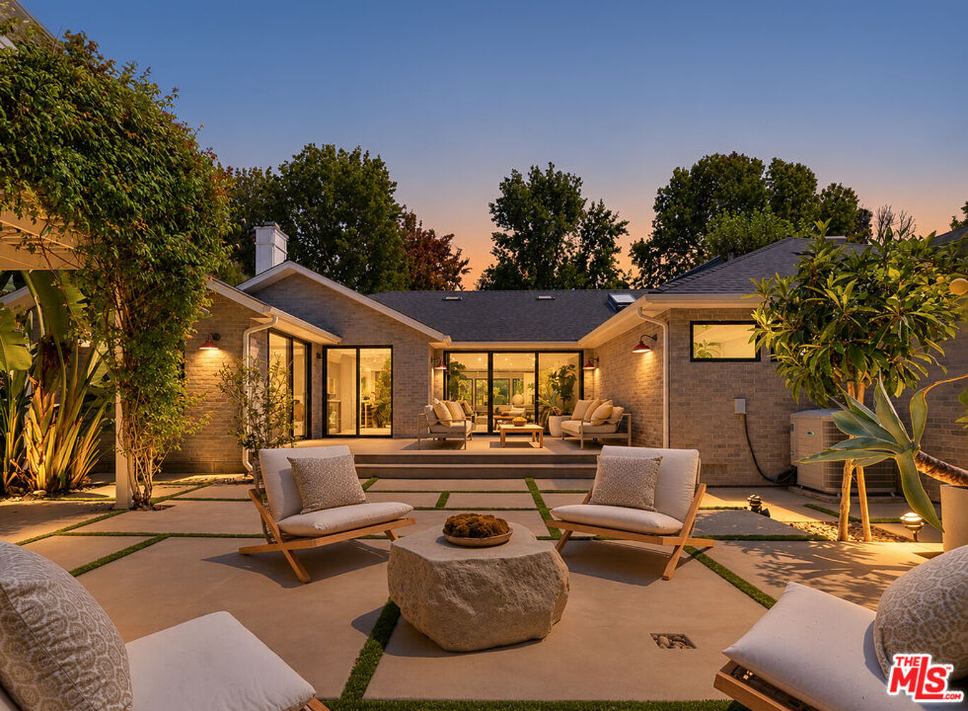 Image of 521 Loring Ave, Los Angeles, CA, 90024, US