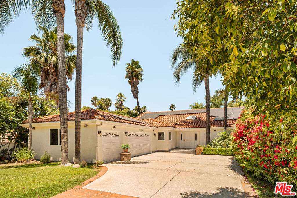 Image of 19443 Hatteras St, Los Angeles, CA, 91356, US