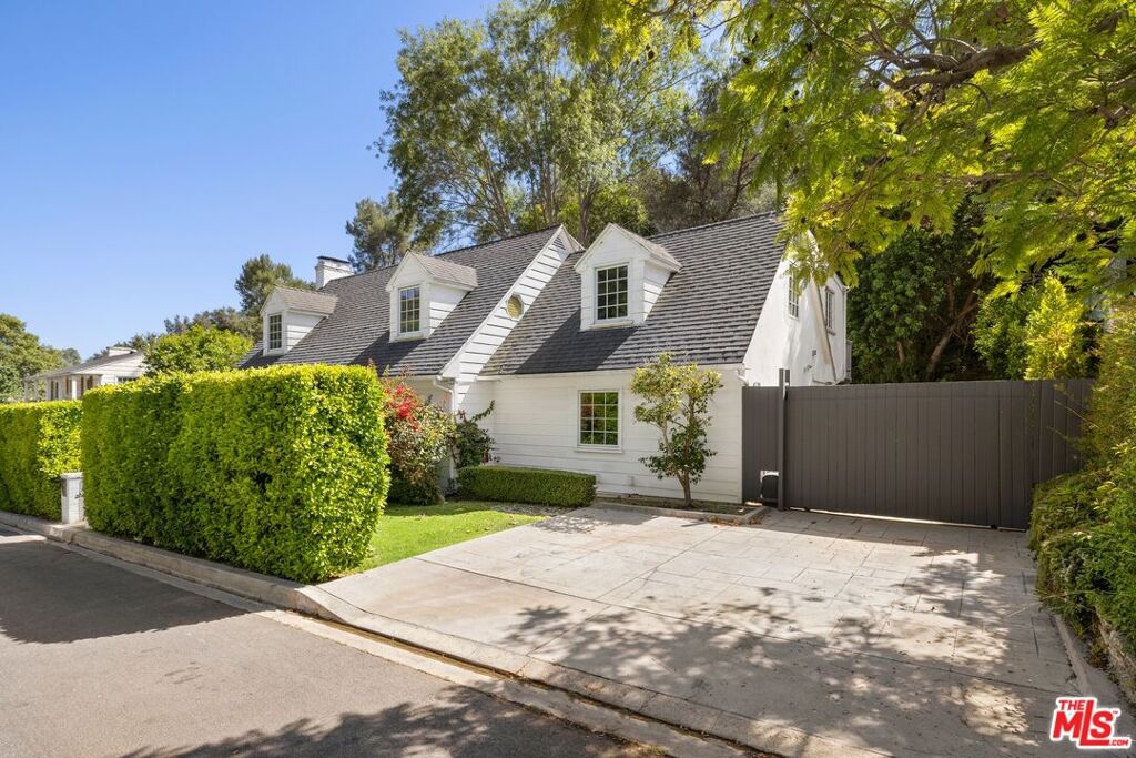 Image of 501 Cascada Way, Los Angeles, CA, 90049, US