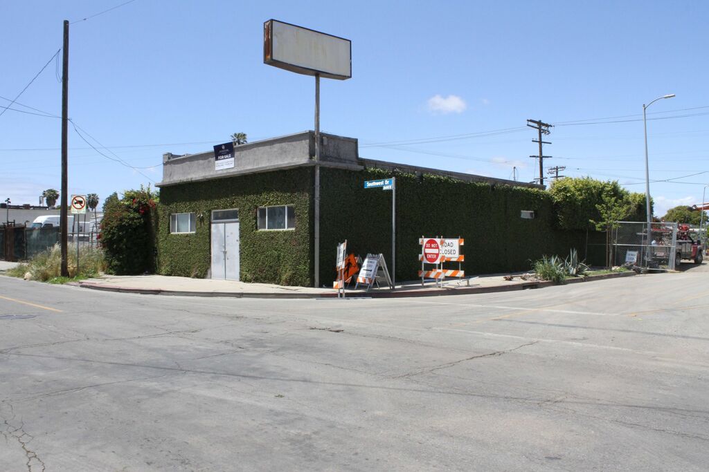 Image of 2601 Southwest Dr, Los Angeles, CA, 90043, United States