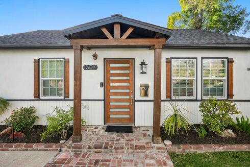 Picture of 3 bedroom house for sale.