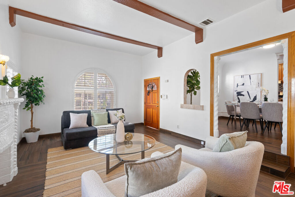 Image of 5359 Saturn St, Los Angeles, CA, 90019, US