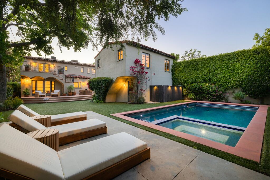 Image of 146 S Martel Ave, Los Angeles, CA, 90036, US