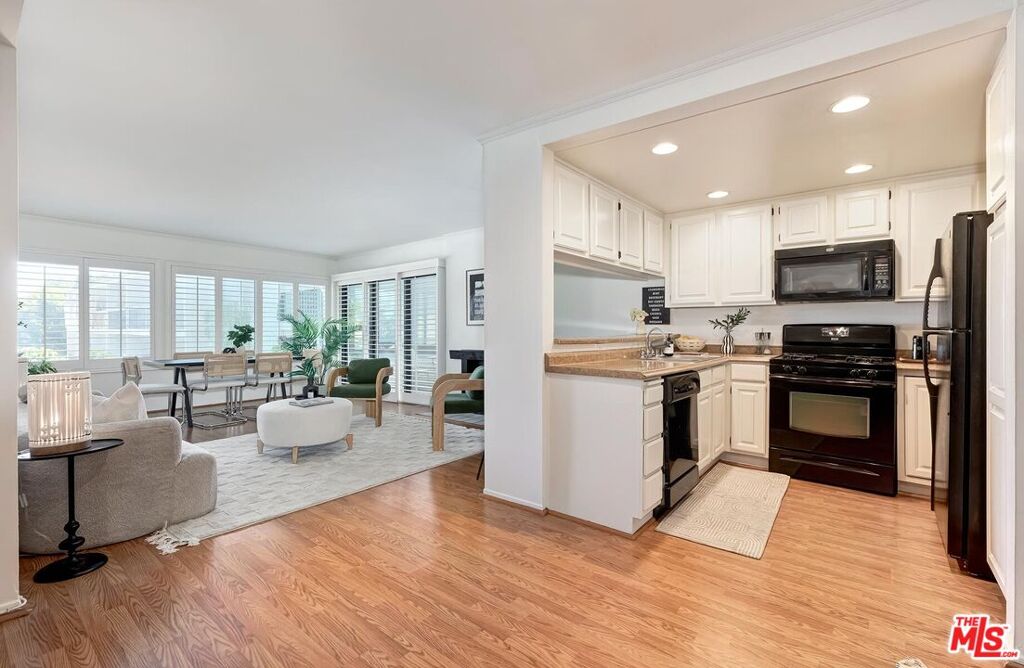 Image of 950 N Kings Rd Unit: 254, West Hollywood, CA, 90069, US