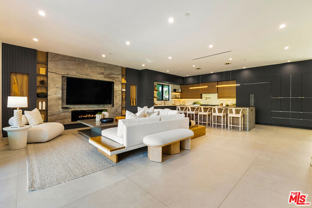 Image of 5186 Gloria Ave, Encino, CA, 91436, US