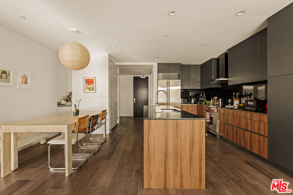 Image of 728 N Sweetzer Ave Unit: 212, West Hollywood, CA, 90069, US