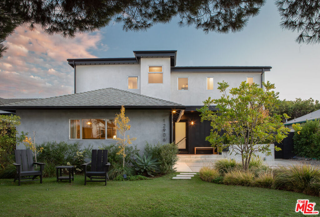 Image of 12906 Warren Ave, Los Angeles, CA, 90066, US