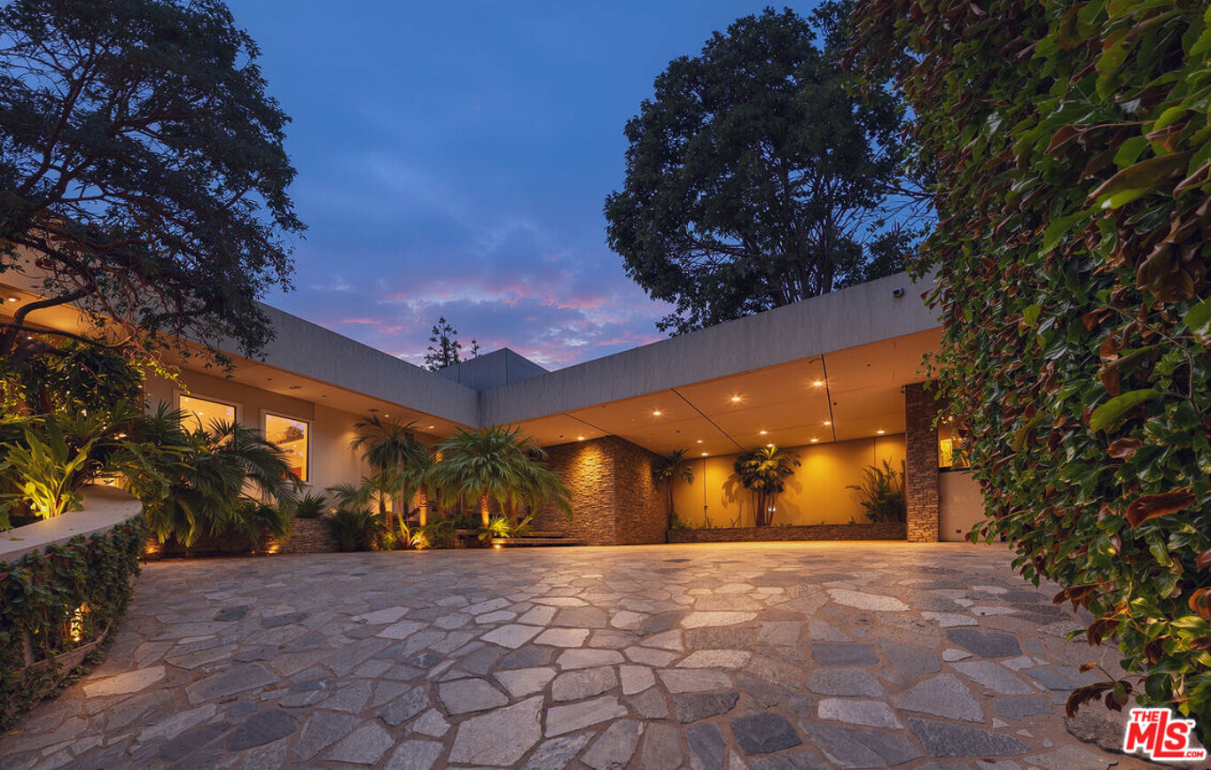 Image of 11927 Ashdale Ln, Studio City, CA, 91604, US