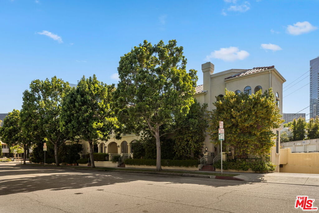 Image of 241 S Lasky Dr, Beverly Hills, CA, 90212, US