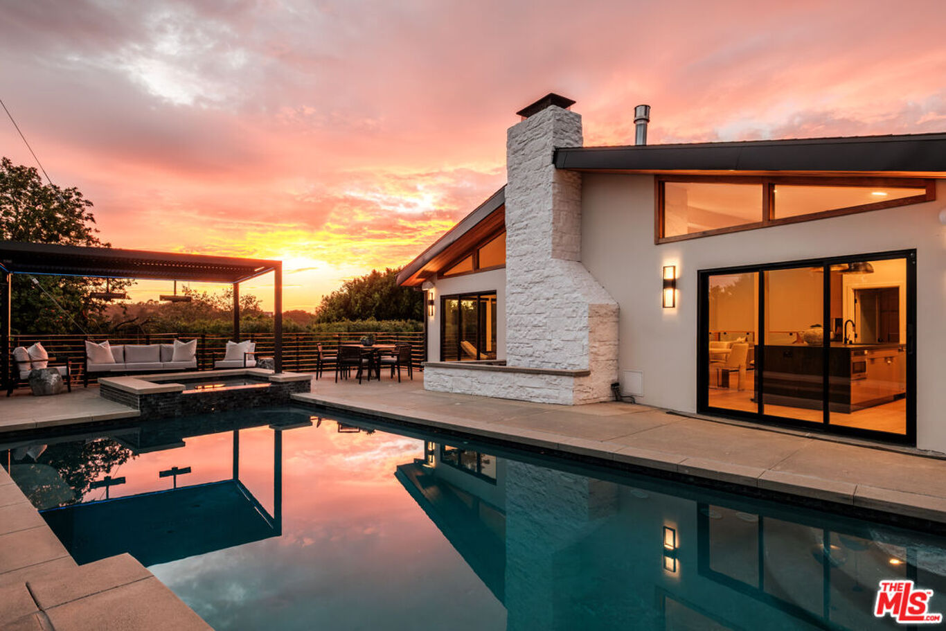 Image of 7995 Briar Summit Dr, Los Angeles, CA, 90046, US