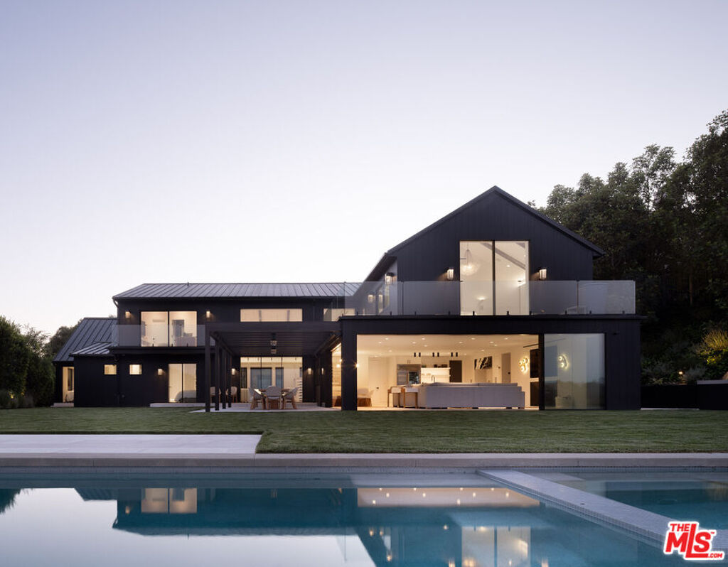 Image of 1126 Stradella Rd, Los Angeles, CA, 90077, US