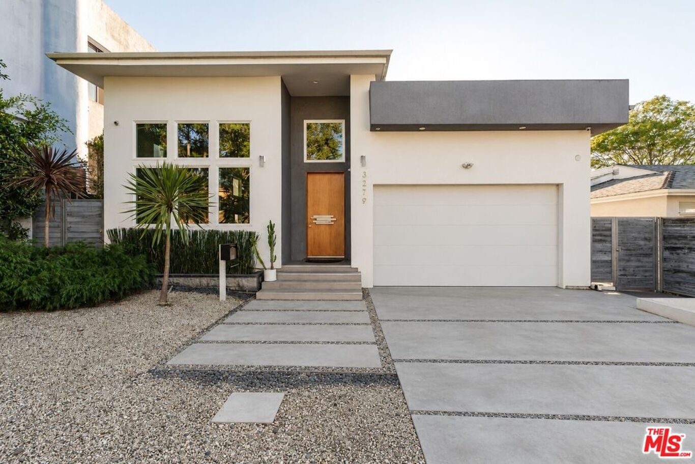 Image of 3279 Midvale Ave, Los Angeles, CA, 90034, US