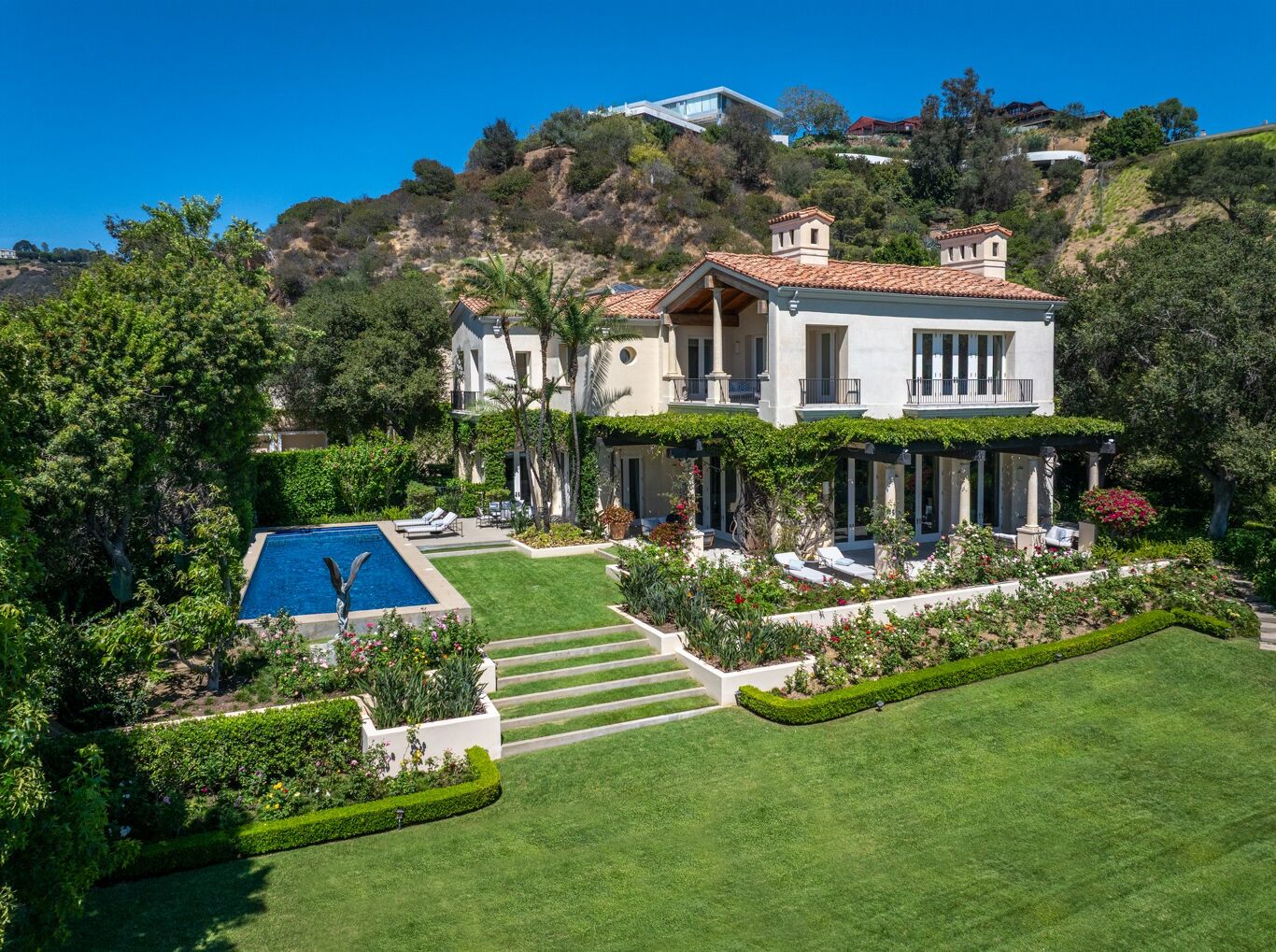 Image of 1672 Waynecrest Dr, Los Angeles, CA, 90210, US