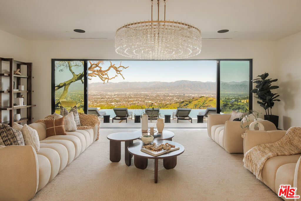 Image of 13331 Mulholland Dr, Beverly Hills, CA, 90210, US