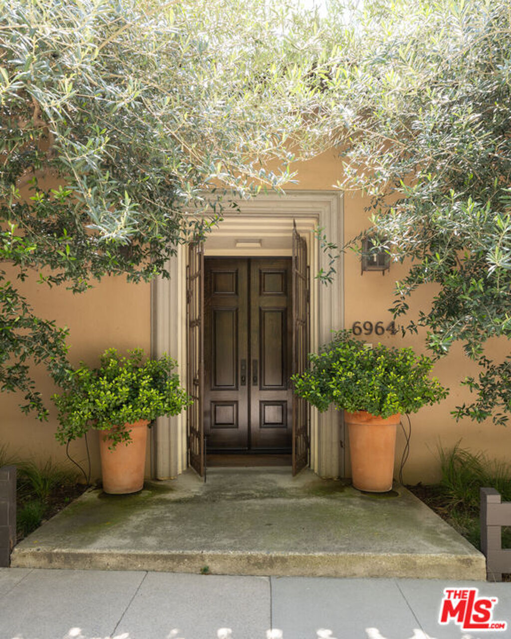 Image of 6964 Los Tilos Rd, Los Angeles, CA, 90068, US