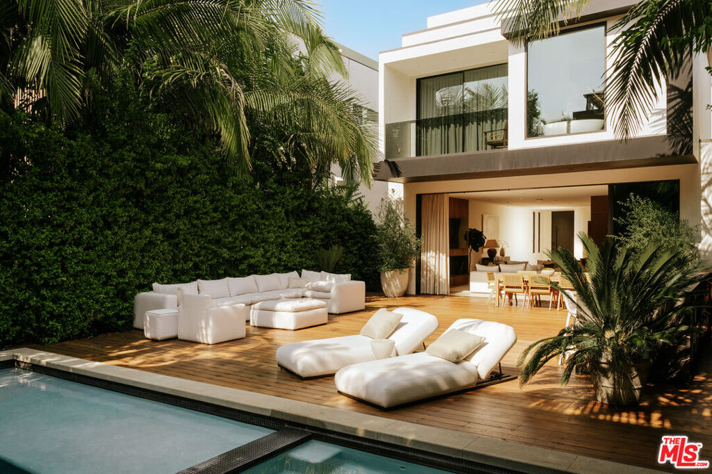 Image of 515 N Harper Ave, Los Angeles, CA, 90048, US