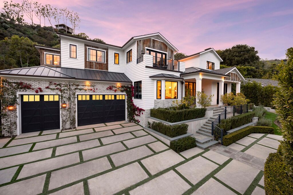 Image of 2333 Mandeville Canyon Rd, Los Angeles, CA, 90049, United States