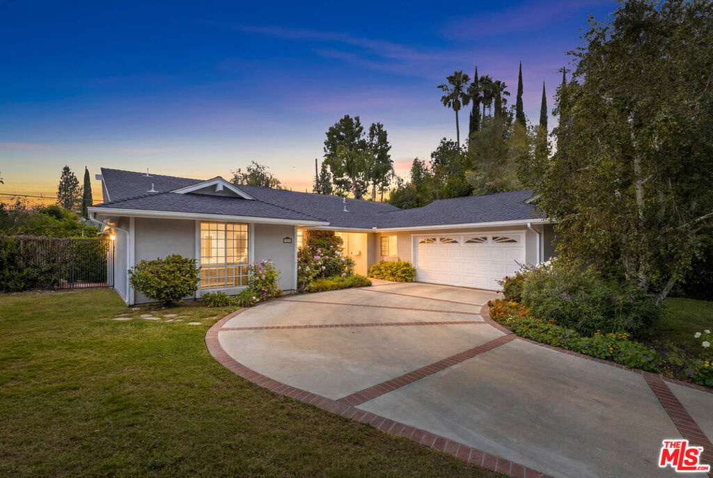 Image of 5334 Bayer Pl, Woodland Hills, CA, 91367, US