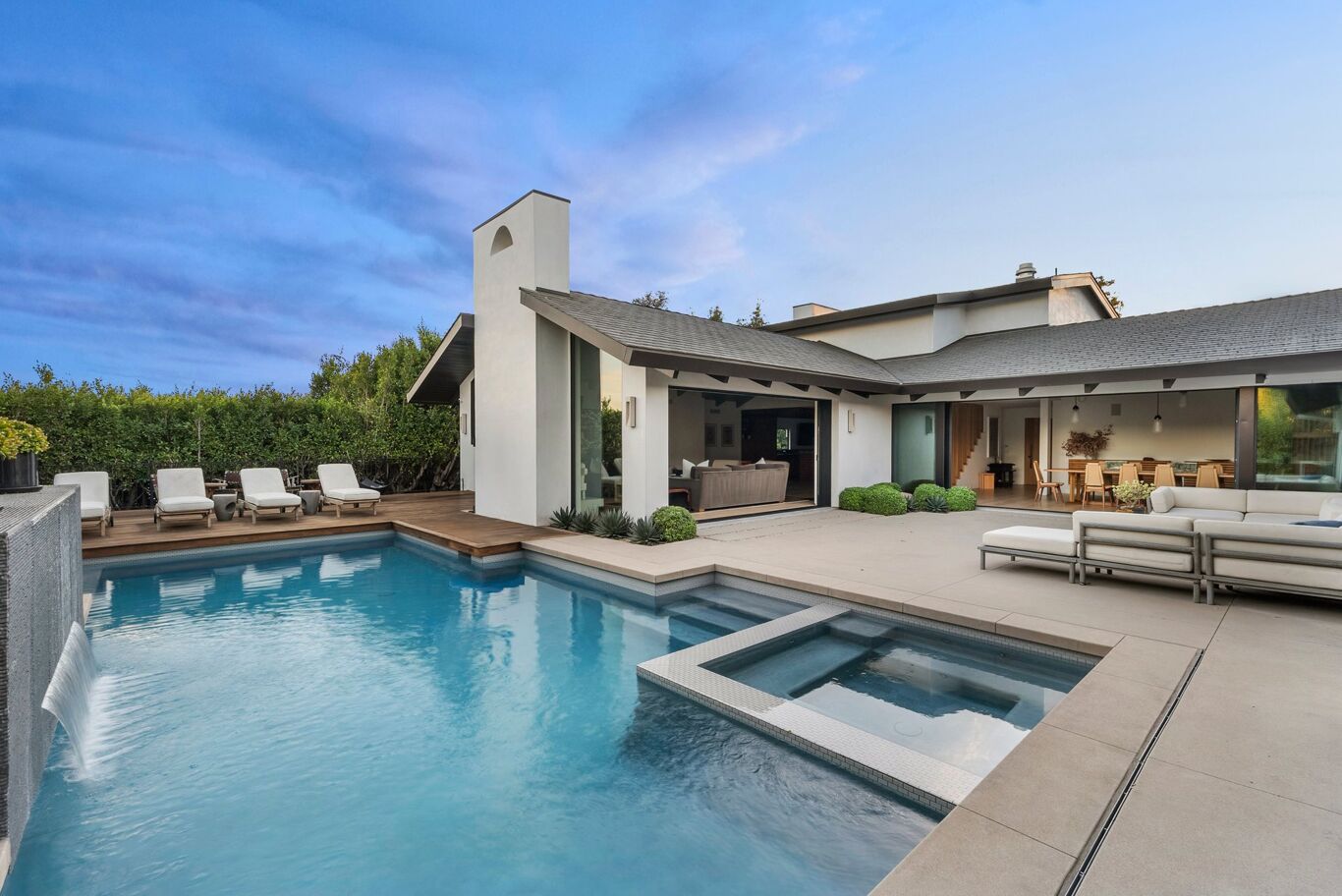 Image of 433 Bellagio Ter, Los Angeles, CA, 90049, US