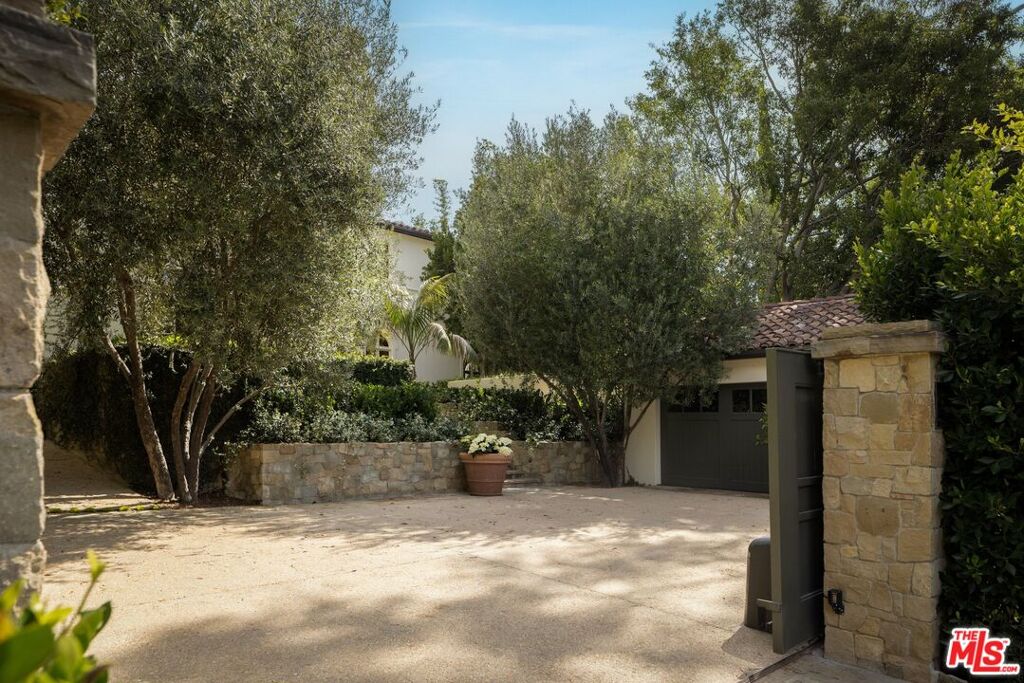 Image of 1168 N Doheny Dr, Los Angeles, CA, 90069, US