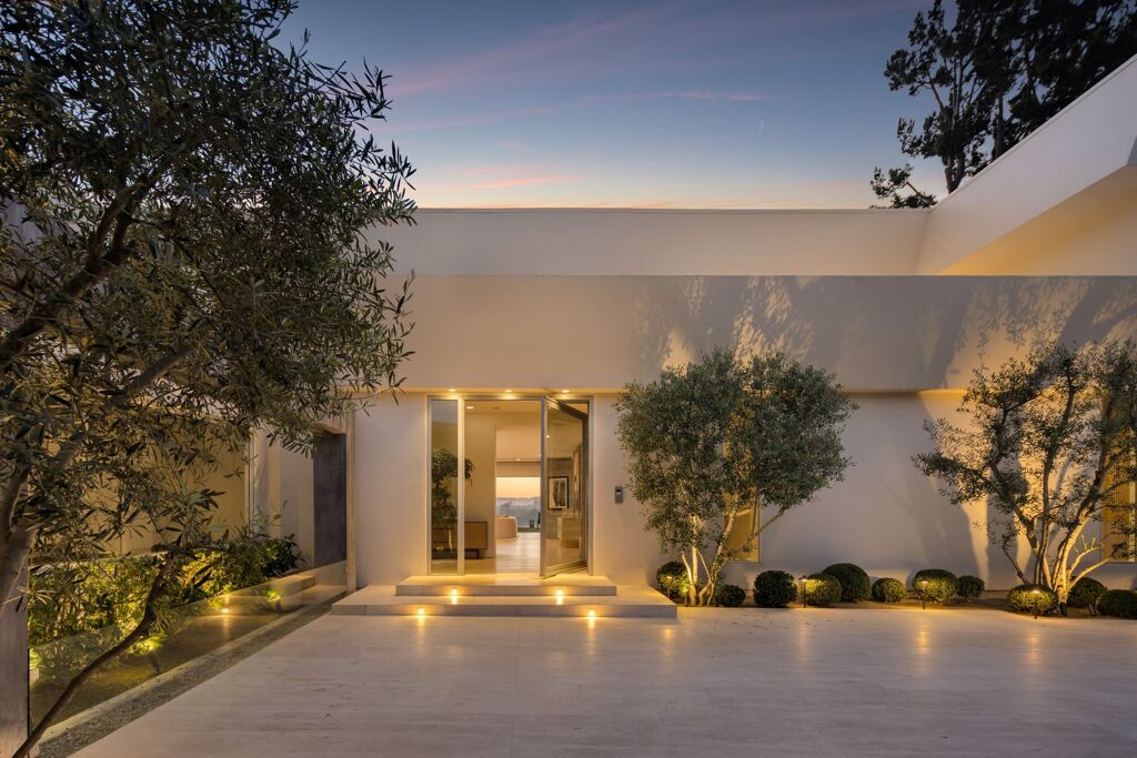 Image of 1557 Tower Grove Dr, Beverly Hills, CA, 90210, US