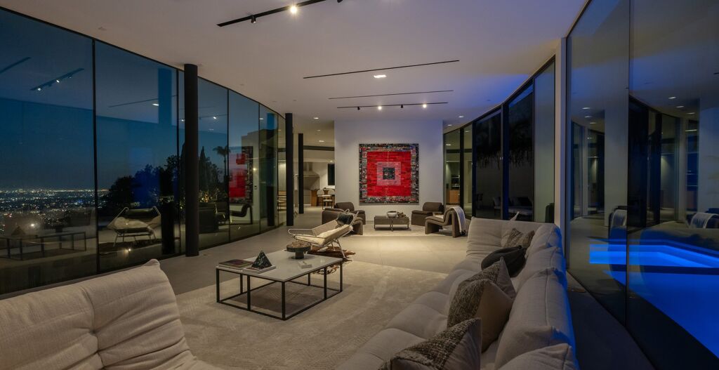Image of 9277 Thrush Way, Los Angeles, CA, 90069, US