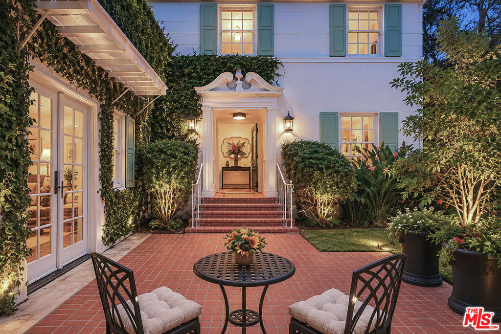 Image of 2055 Outpost Dr, Los Angeles, CA, 90068, US