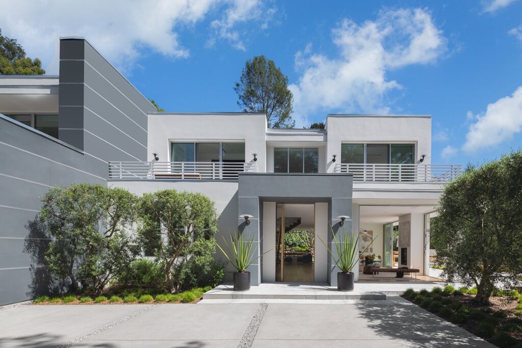 Image of 9011 Alto Cedro Dr, Beverly Hills, CA, 90210, US