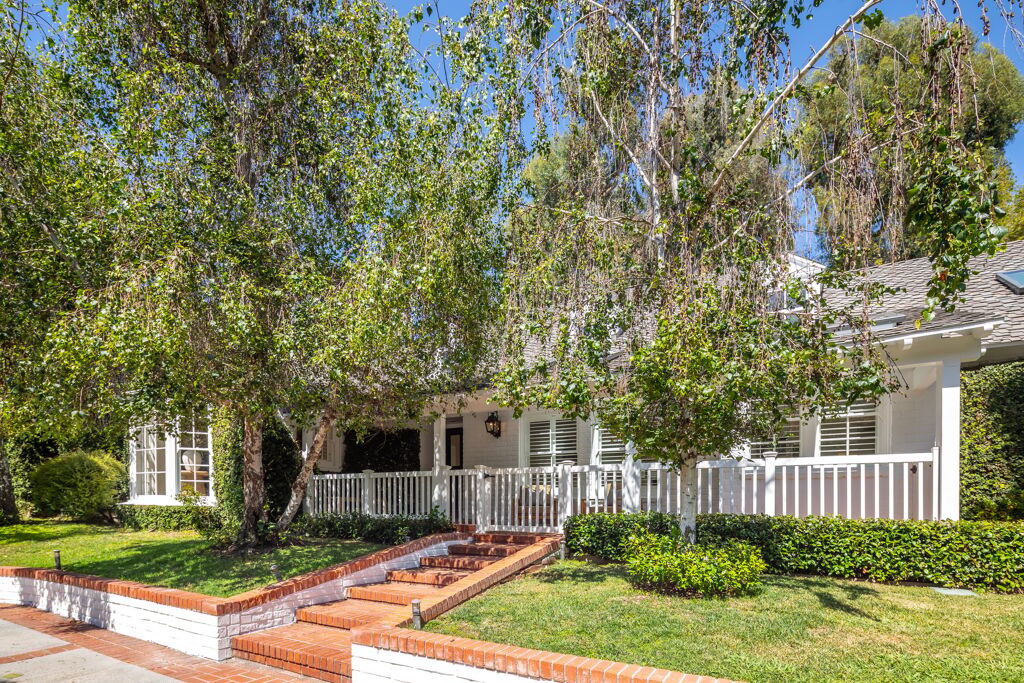 Image of 1134 San Ysidro Dr, Beverly Hills, CA, 90210, US