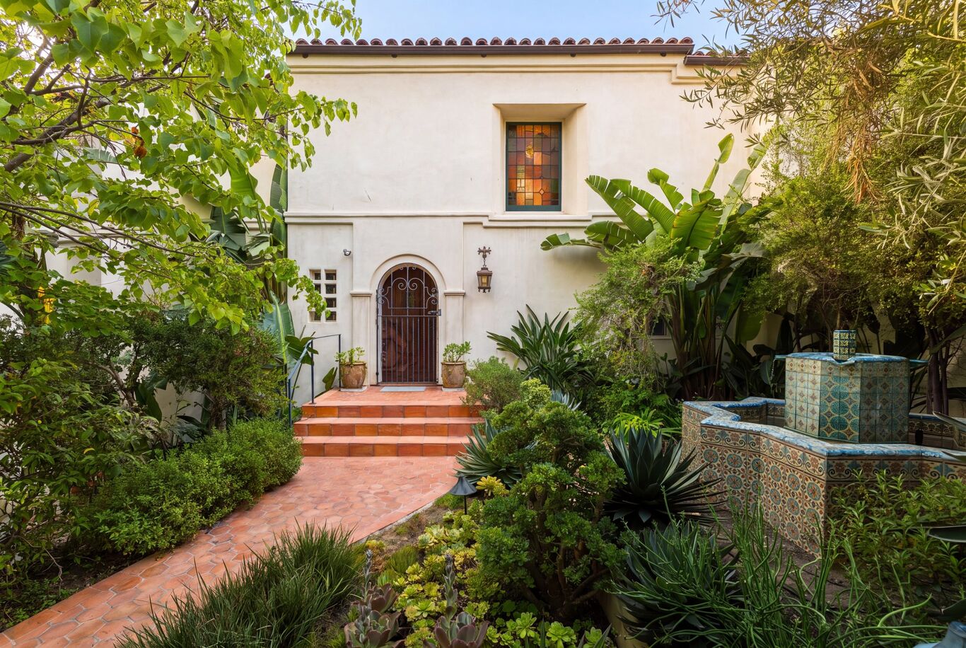 Image of 3842 Carnavon Way, Los Angeles, CA, 90027, US