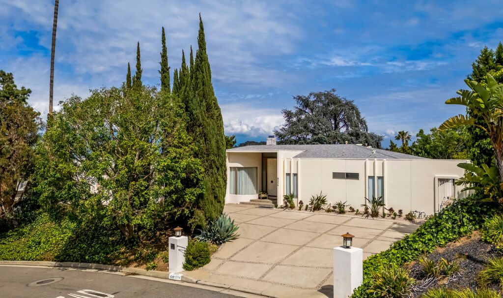 Image of 8224 Skyline Dr, Los Angeles, CA, 90046, US