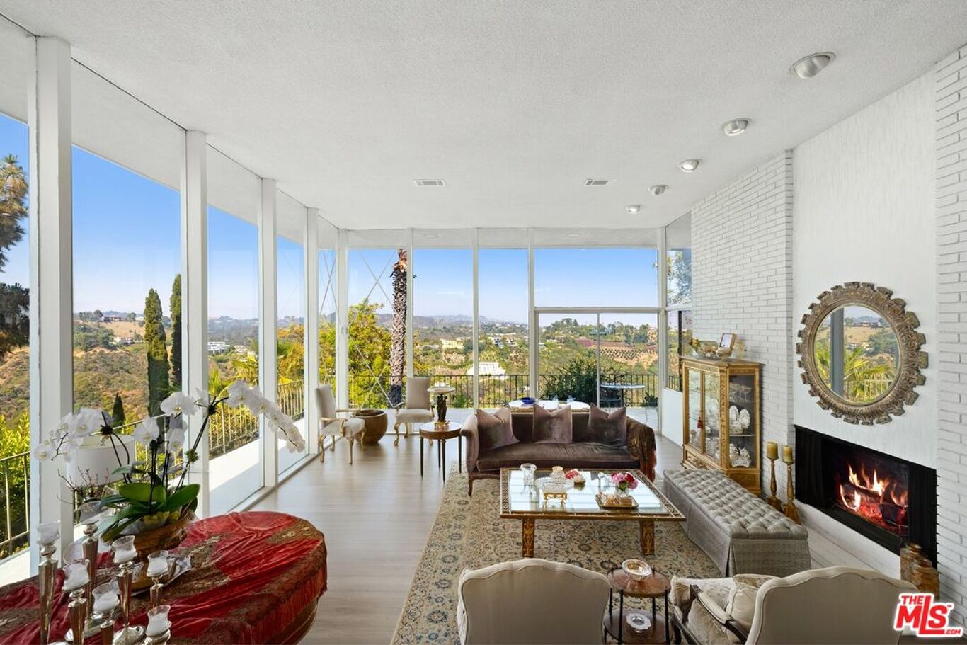 Image of 1298 Stradella Rd, Los Angeles, CA, 90077, US