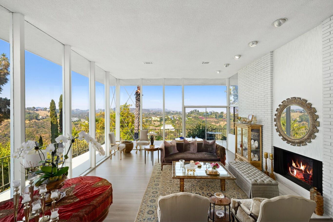 Image of 1298 Stradella Rd, Los Angeles, CA, 90077, US