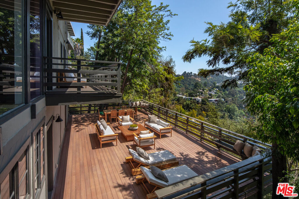Image of 8595 Skyline Dr, Los Angeles, CA, 90046, US