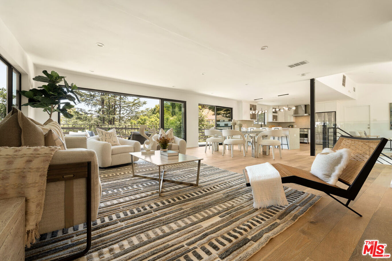 Image of 11587 Sunshine Ter, Los Angeles, CA, 91604, US