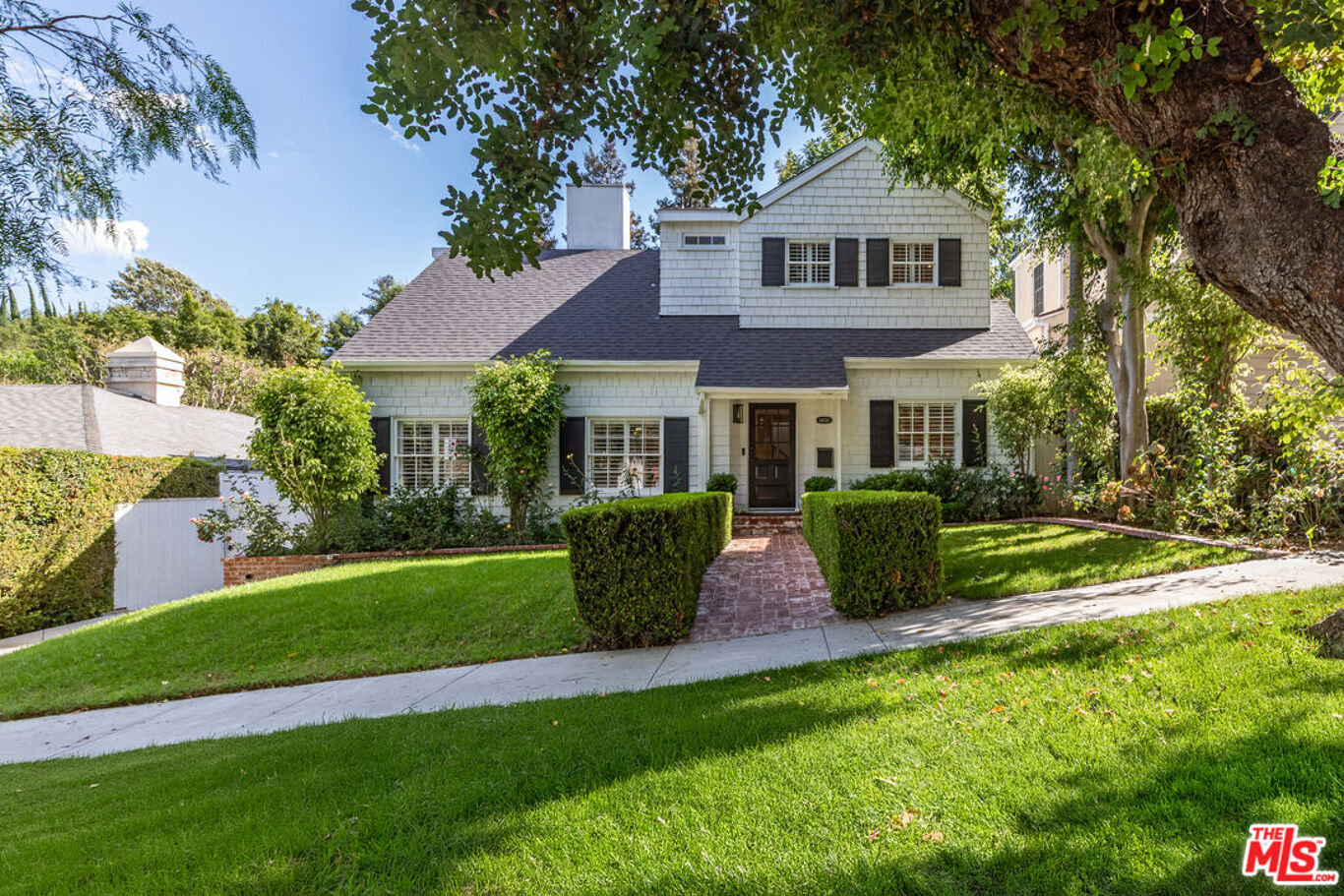 Image of 14030 Roblar Rd, Los Angeles, CA, 91423, US