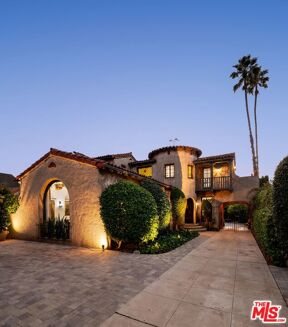 Picture of 4 bedroom house for sale.