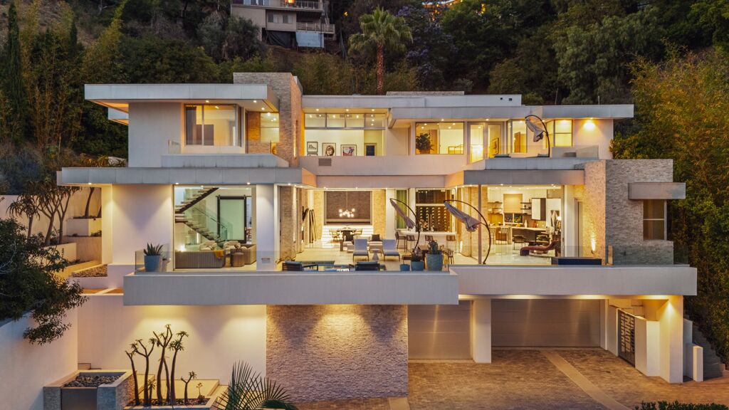 Image of 9311 Readcrest Dr, Beverly Hills, CA, 90210, US