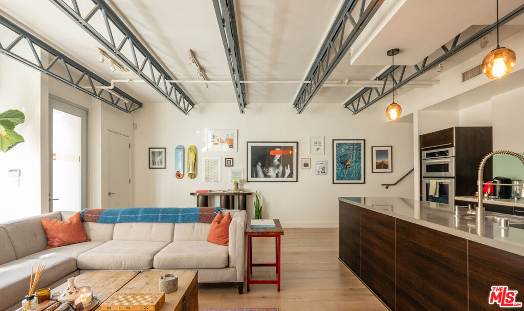 Image of 1250 N Harper Ave Unit: 411, Los Angeles, CA, 90046, US