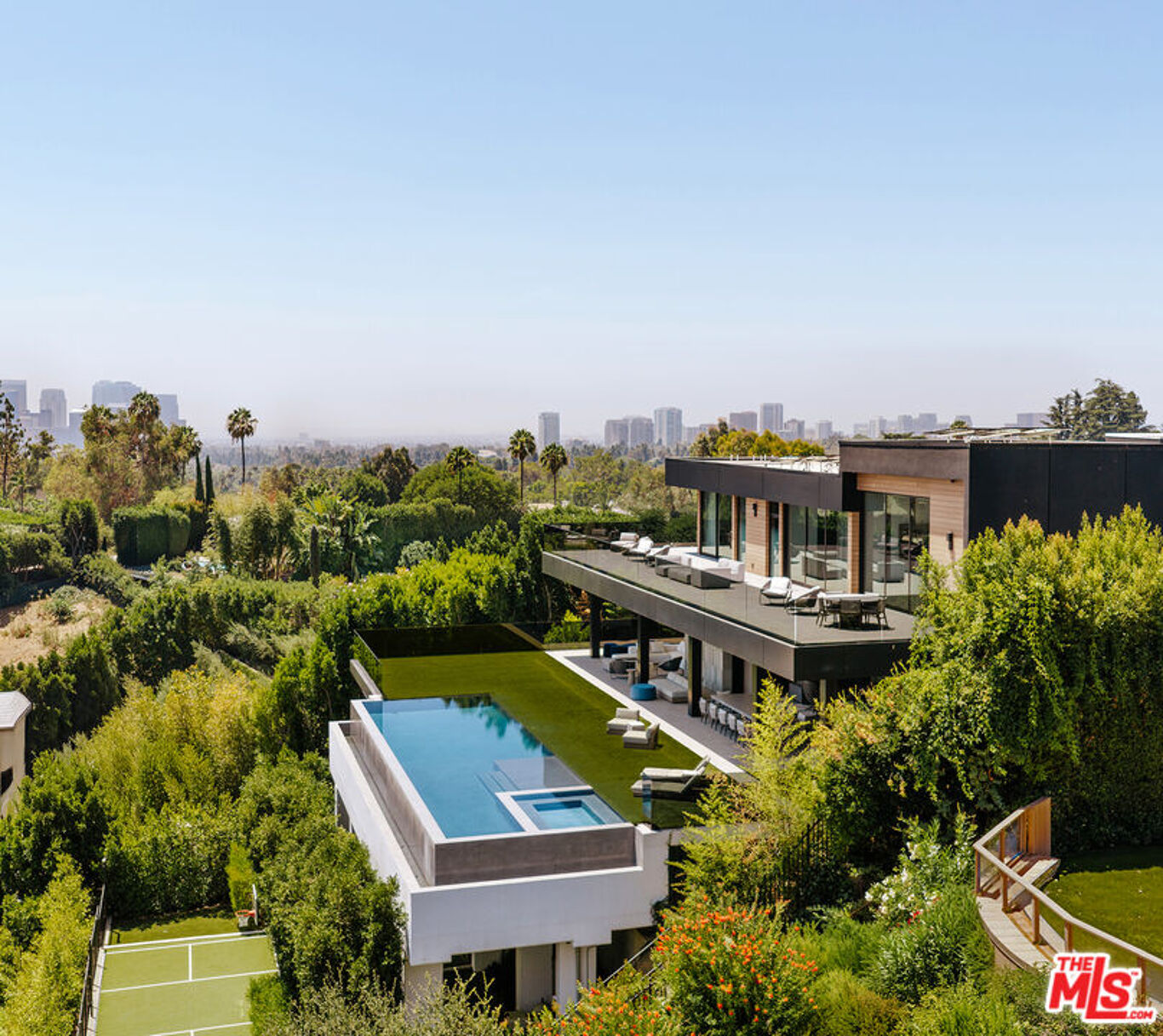 Image of 1140 Summit Dr, Beverly Hills, CA, 90210, US