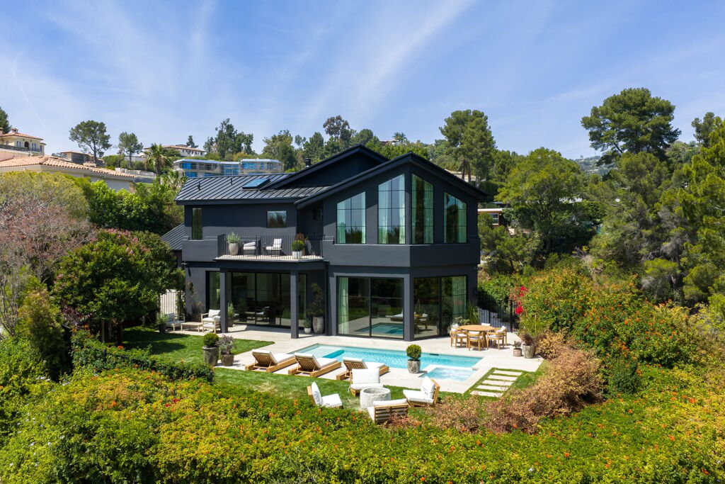 Image of 1122 La Altura Rd, Beverly Hills, CA, 90210, United States