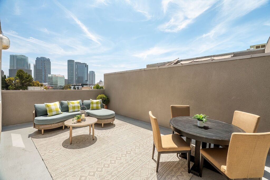 Image of 1617 S Beverly Glen Blvd Unit: 404, Los Angeles, CA, 90024, US
