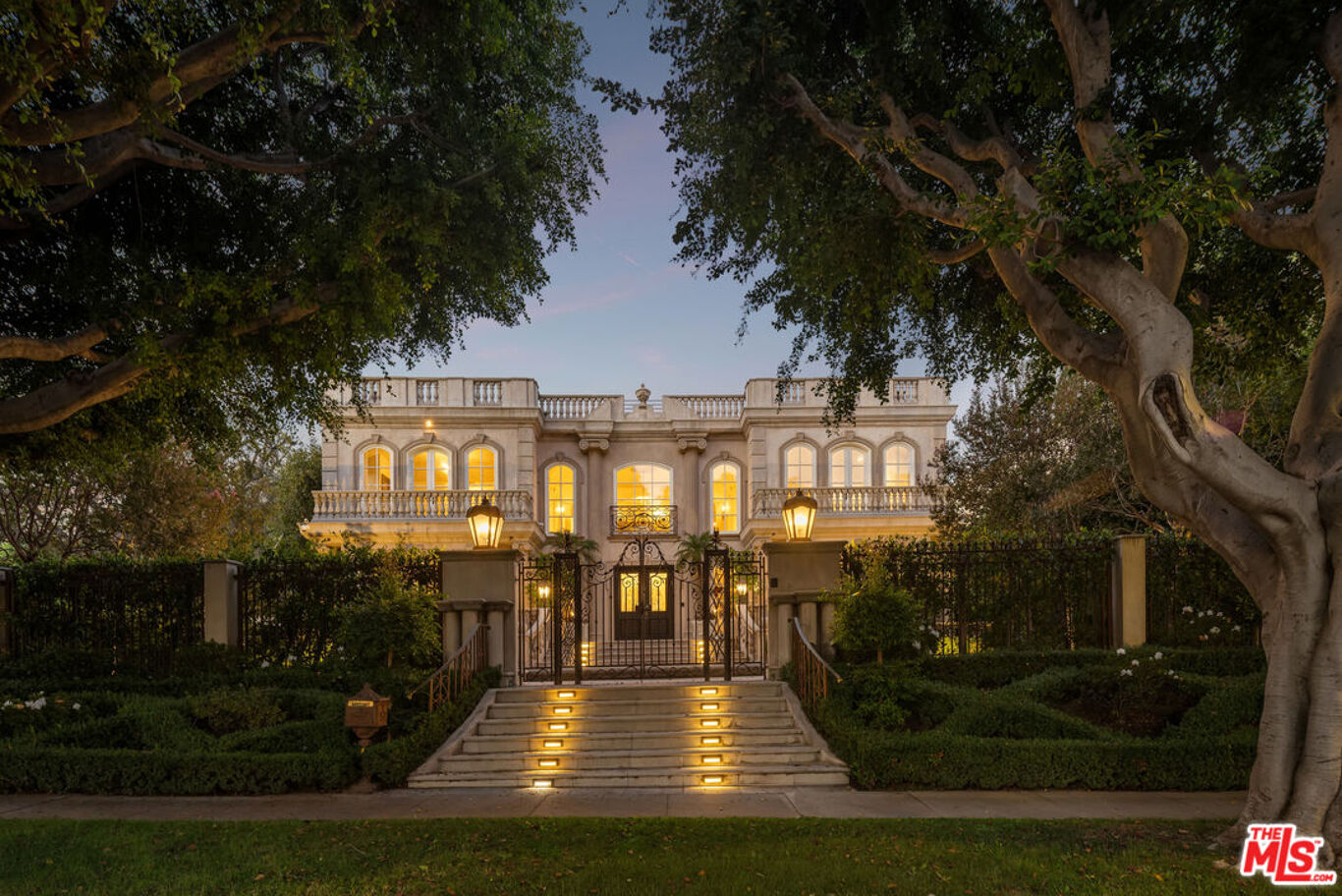 Image of 628 N Rodeo Dr, Beverly Hills, CA, 90210, US