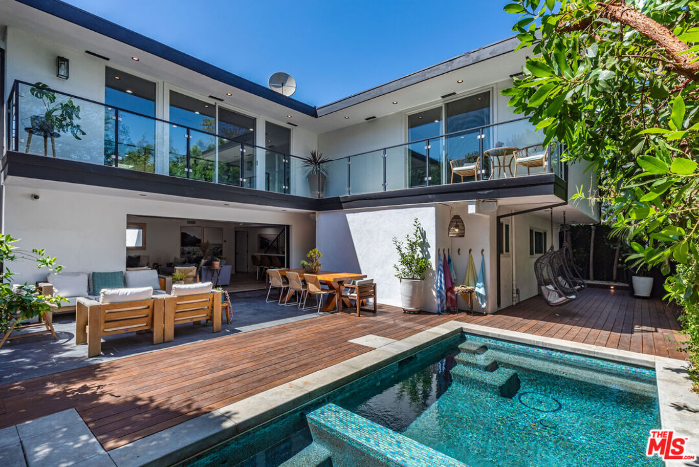 Image of 3240 Shelby Dr, Los Angeles, CA, 90034, US