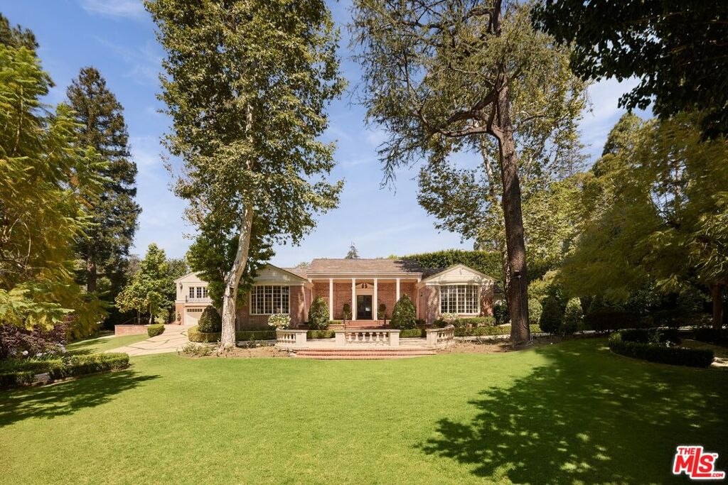 Image of 1001 N Crescent Dr, Beverly Hills, CA, 90210, US