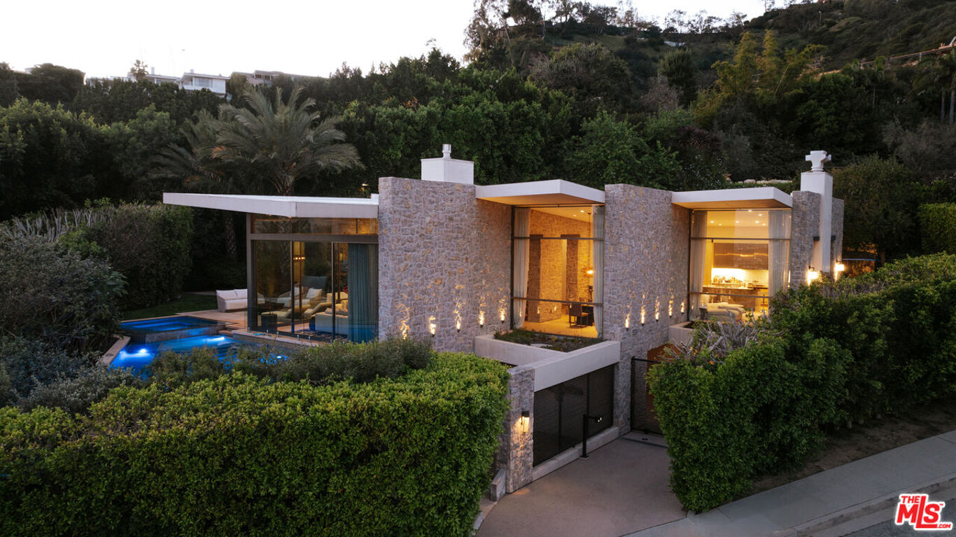 Image of 9233 Swallow Dr, West Hollywood, CA, 90069, US